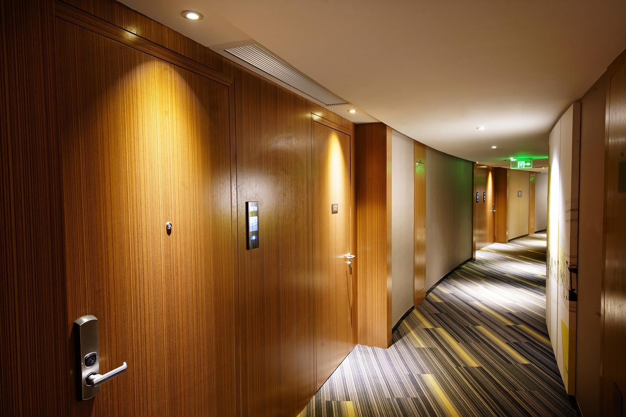 Hampton By Hilton Zhongshan Nanlang Exterior photo